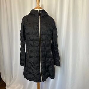 WOMEN'S MICHAEL KORS PACKABLE DOWN FILL BLACK HOODED PUFFER COAT - SIZE LARGE
